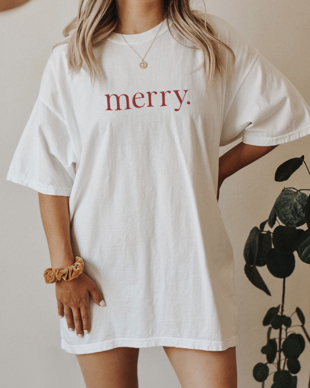 Merry holiday graphic tee