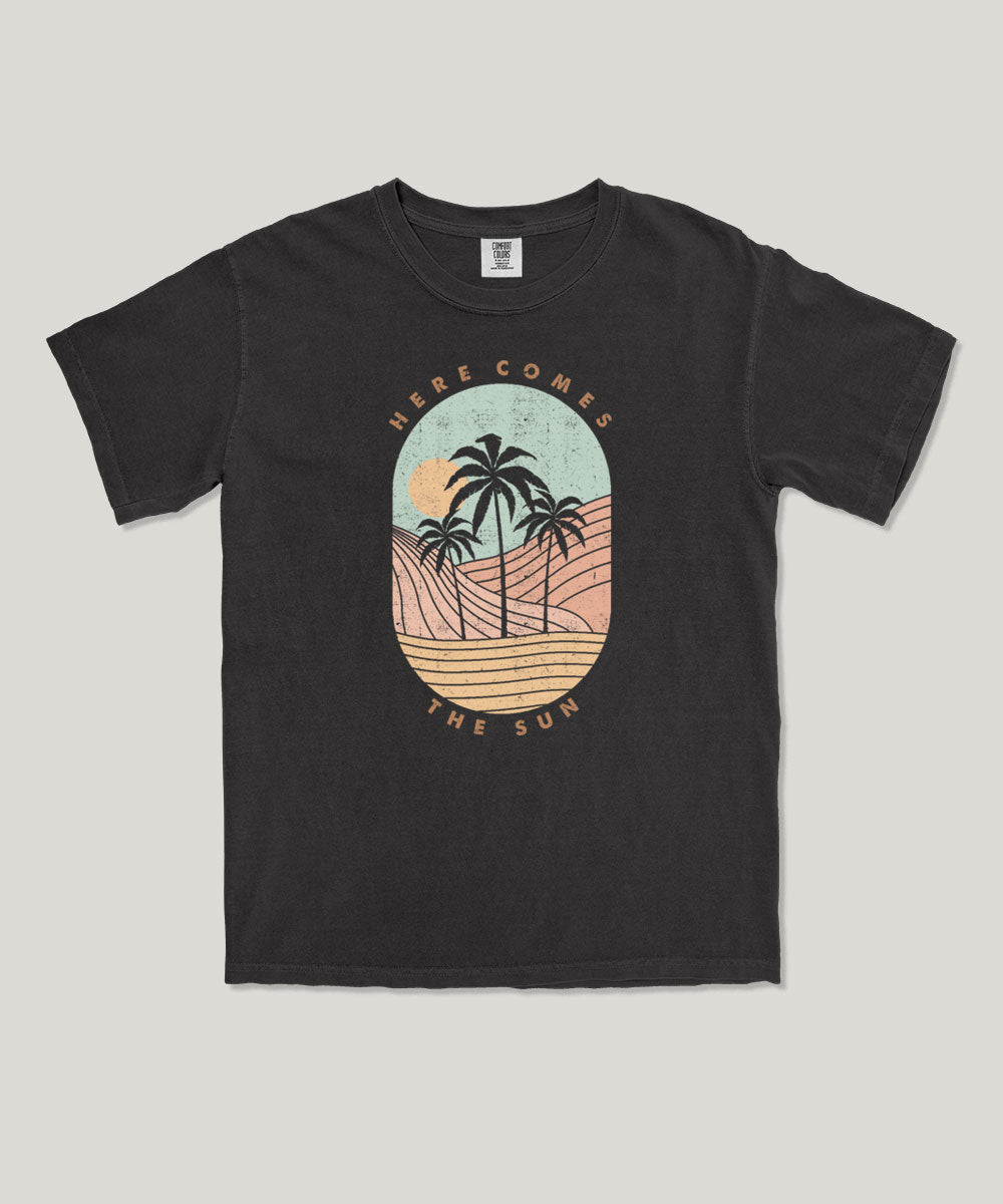 Here comes the sun graphic tee