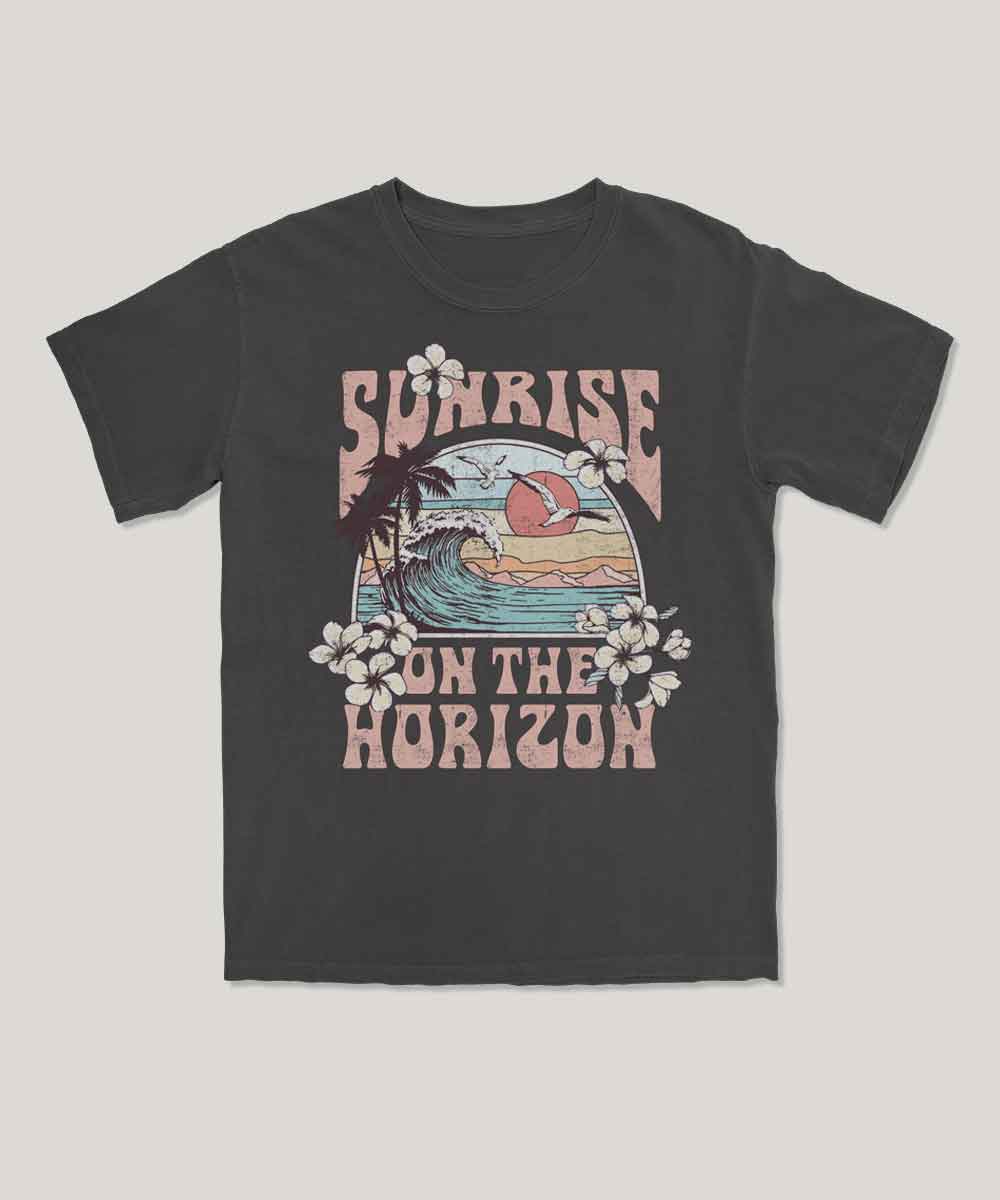 Sunrise on the horizon Graphic tee