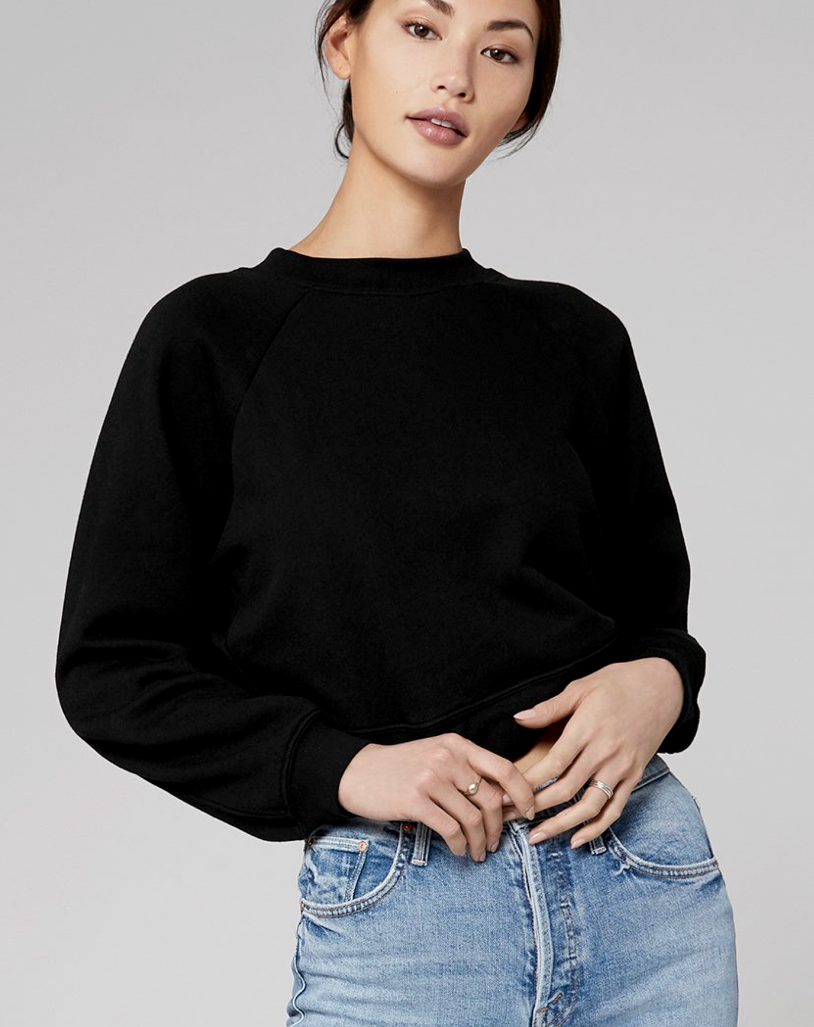 DV Pullover sweatshirt